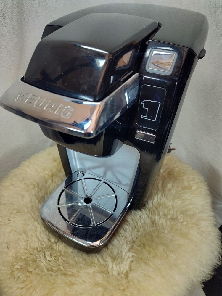 KEURIG COFFEE MAKER SINGLE SERVE COFFEE MAKER K10 MINI PLUS BLACK - GOOD COND