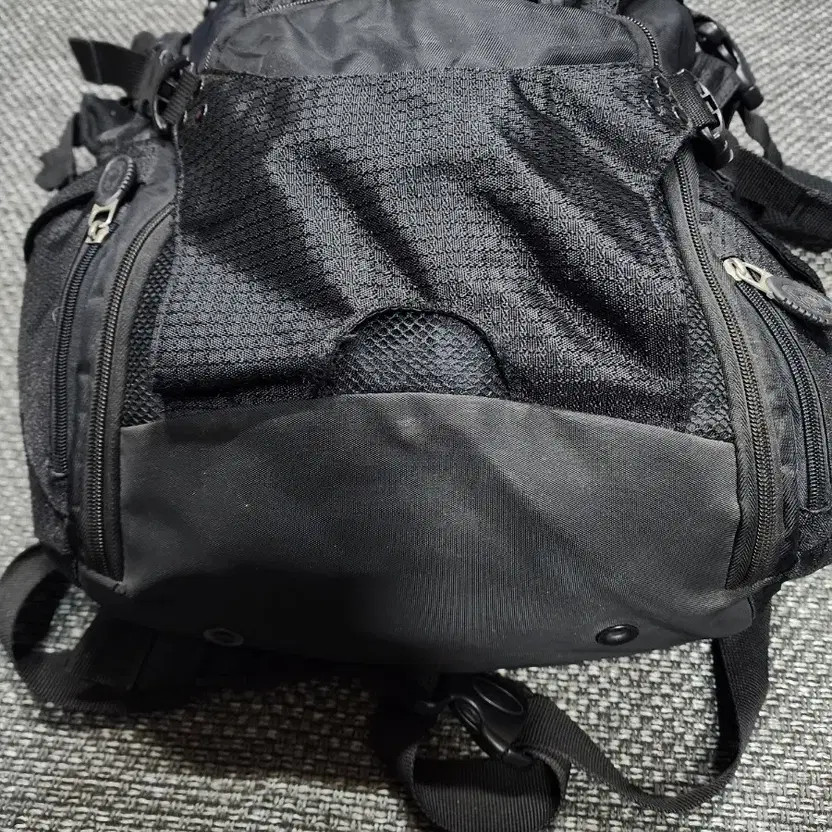 Oakley Utility Icon Backpack Used, Multiple Compartments Official