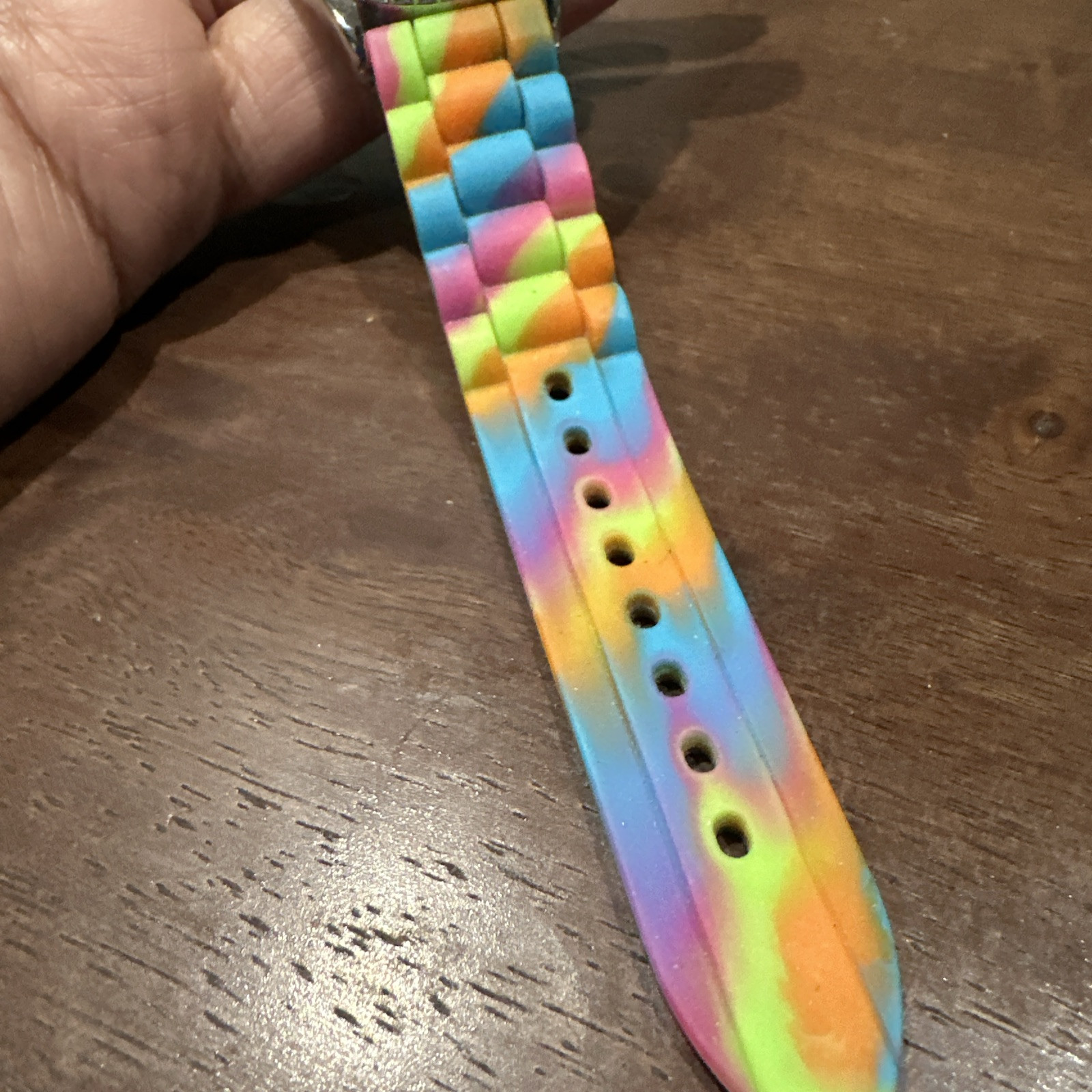 Working 38mm Golden Classic Multicolor Silicone Watch Quartz Crystals Bezel Face