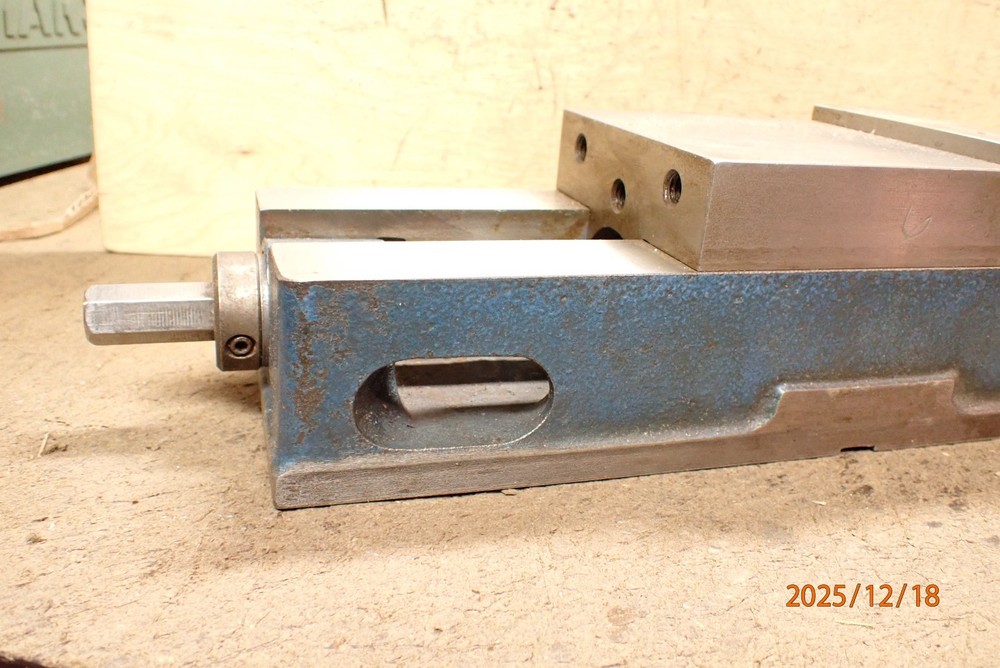 KURT D40 MILLING MILL MACHINE VISE