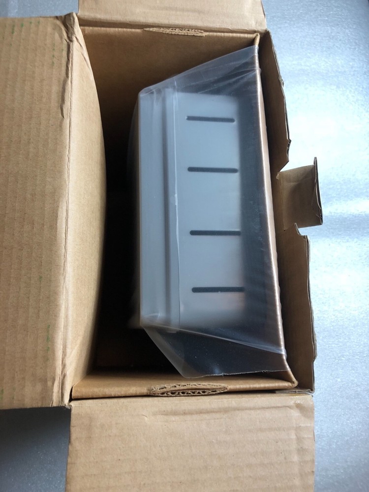 702899 Titan Controls Spartan Series 8 Light Controller 240V -Timer Control new 