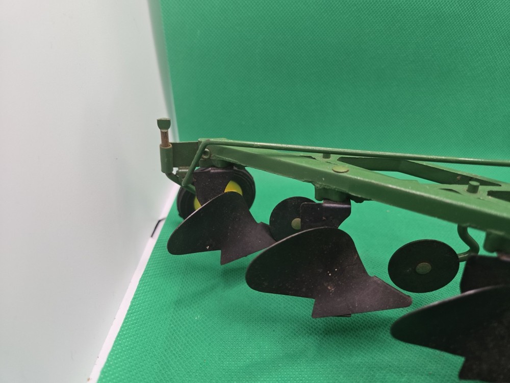 1/16 John Deere Plow w/ Cast Wheels