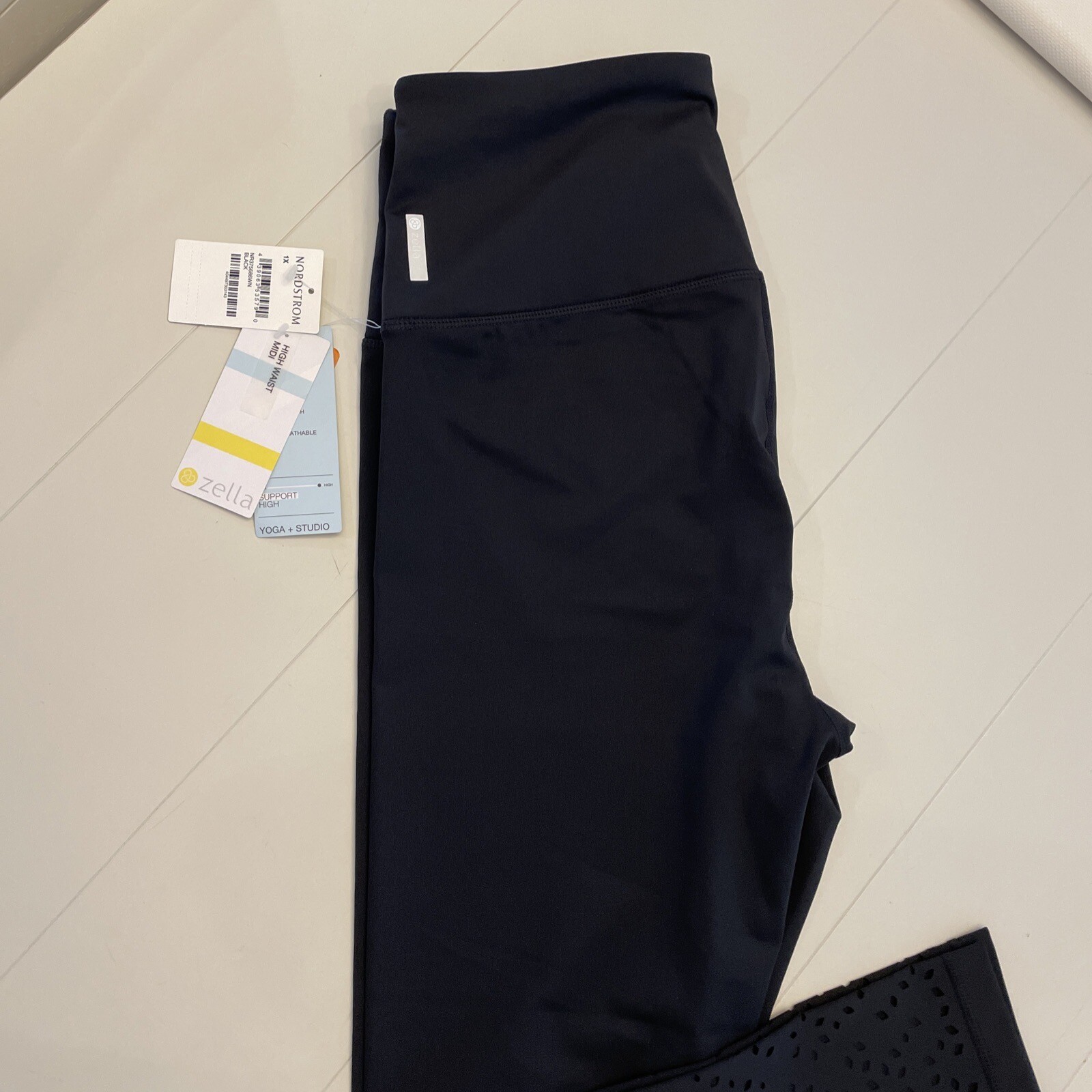 NWT ZELLA / NORDSTROM High Waist Geo Laser Midi Black leggings, size 1X