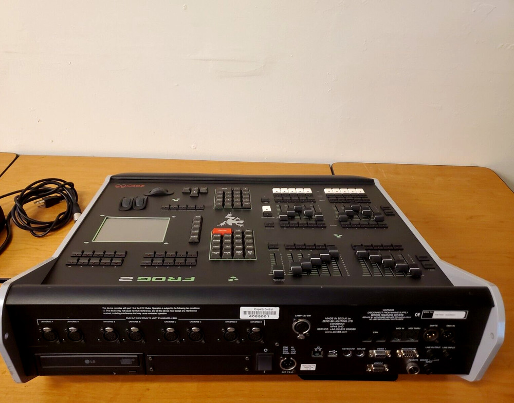 Zero 88 Frog 2 console deploys with touchscreen control "NO Power adapter"