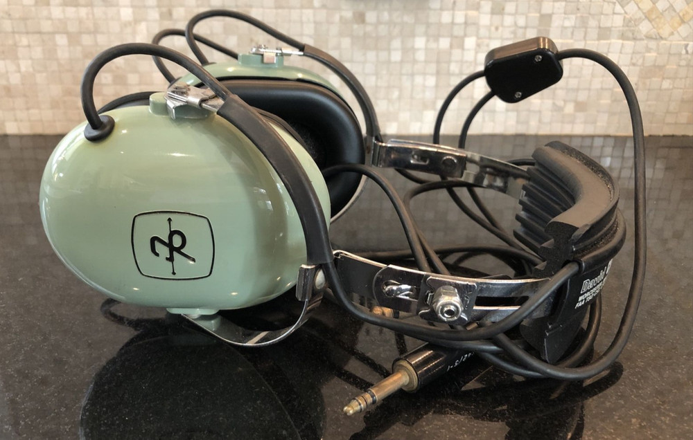 David Clark Model H10-40 Aviation Headset with M4 Microphone perfect condition