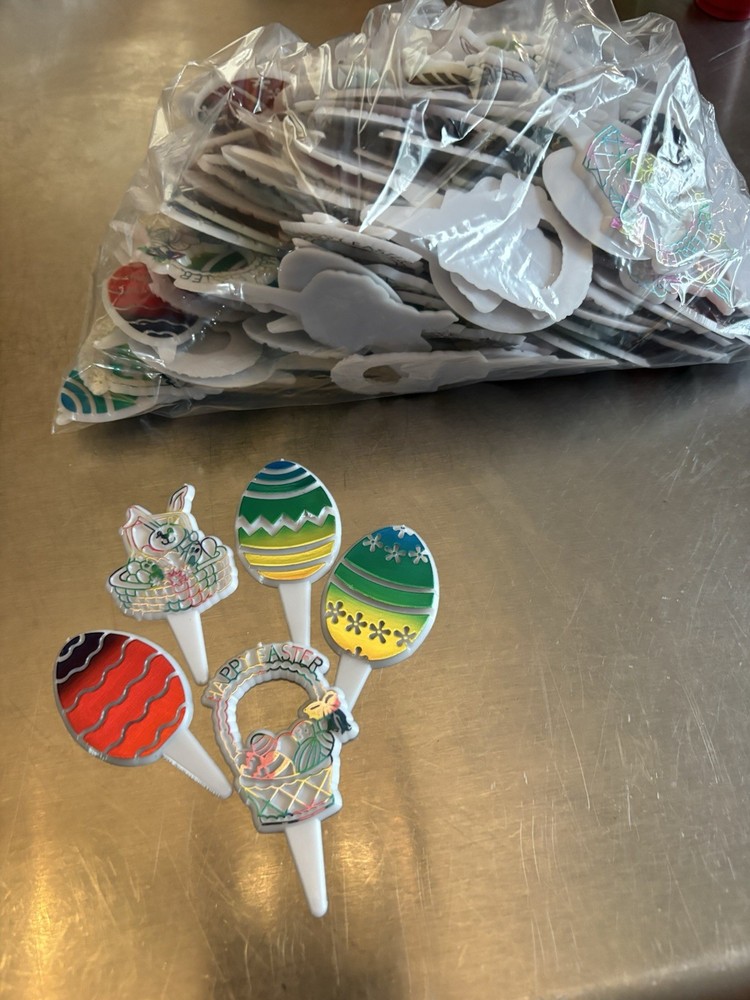17 Dozen (204) Easter Cupcake Picks