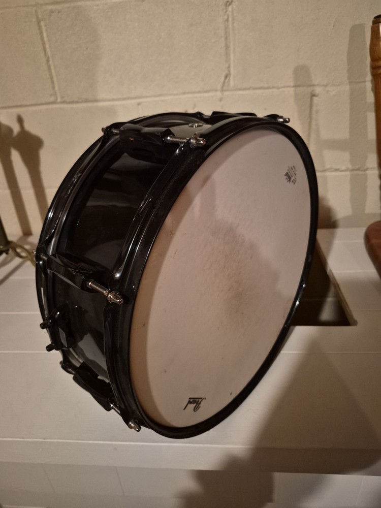 pearl snare drum used