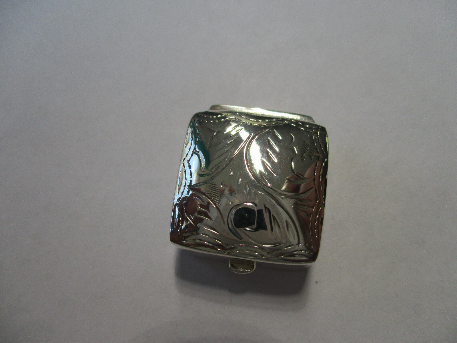 Small square shape sterling silver pill box soild 925 engraved on top 3/4 inch