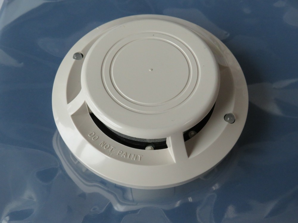 SYSTEM SENSOR 7251 LOW PROFILE INTELLIGENT LASER SMOKE DETECTOR