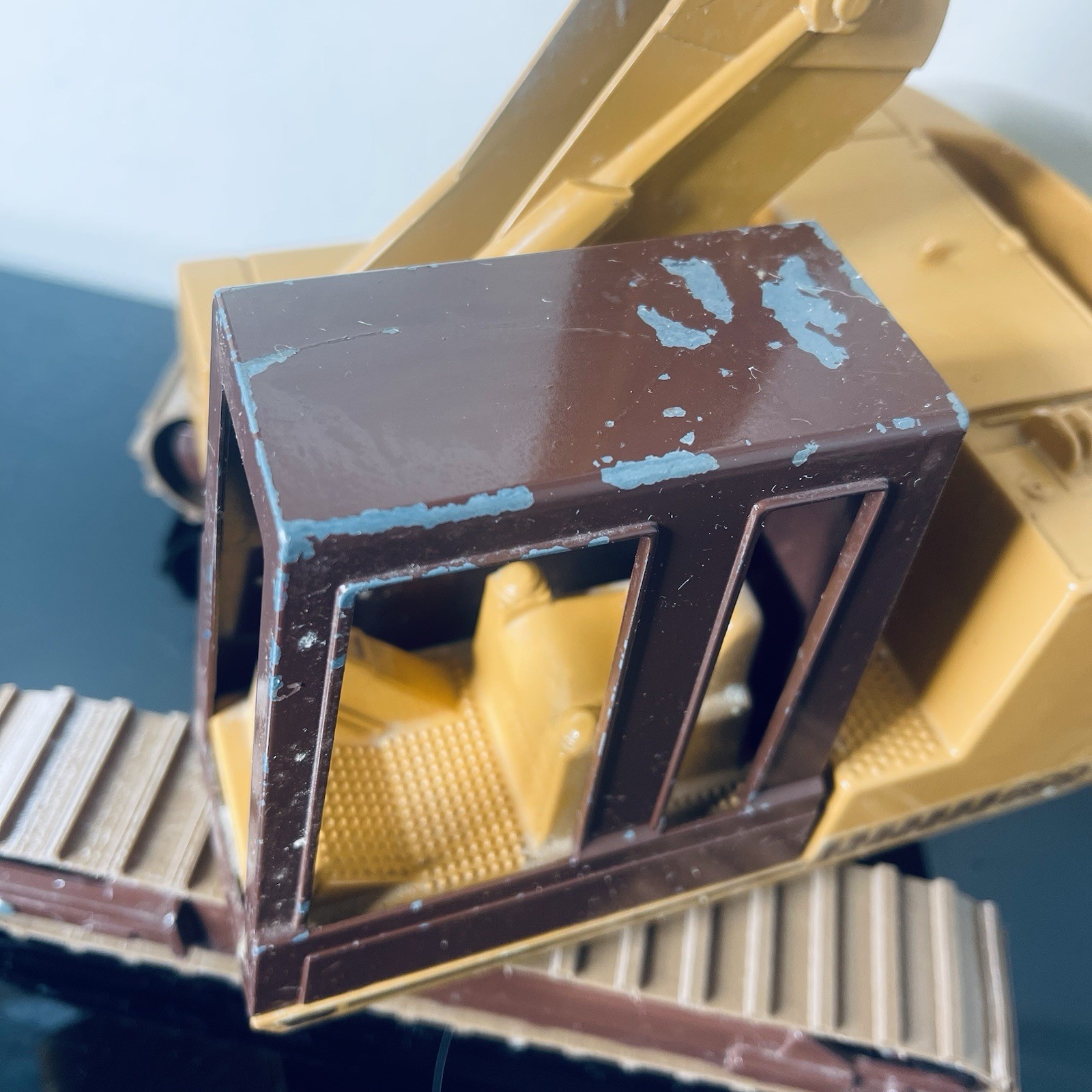 1/16 ERTL CASE Model 688 Excavator Construction Toy With Tracks RARE