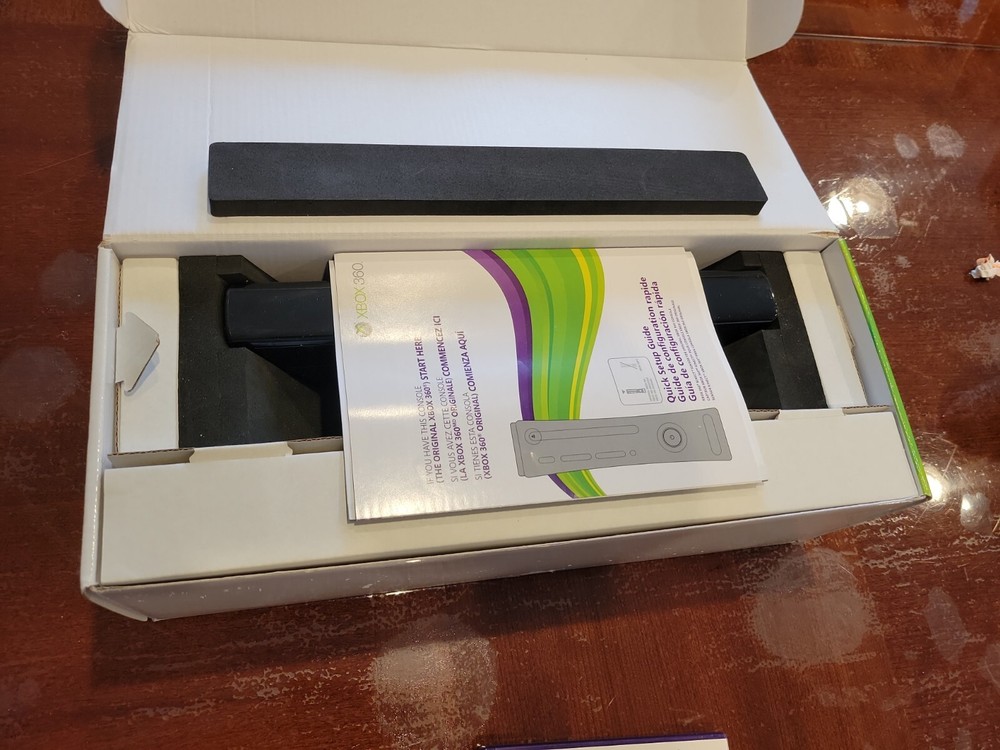 Microsoft Kinect for Xbox360 in Box with Game