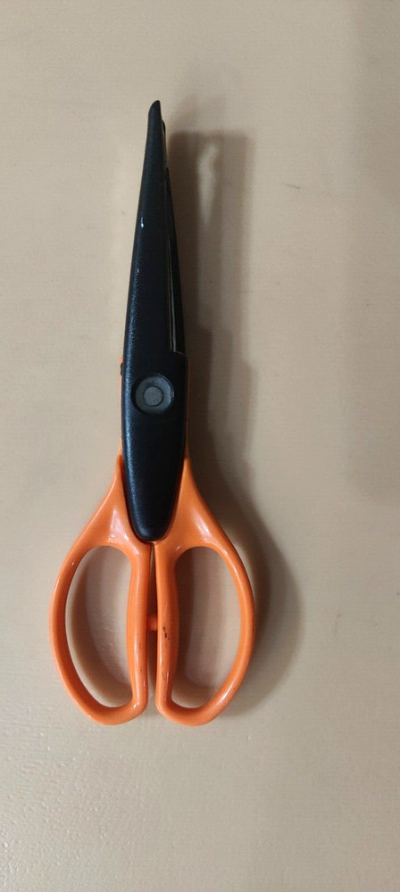 Scissors Wavy Cut Orange Handle 7” Long Pre-Owned