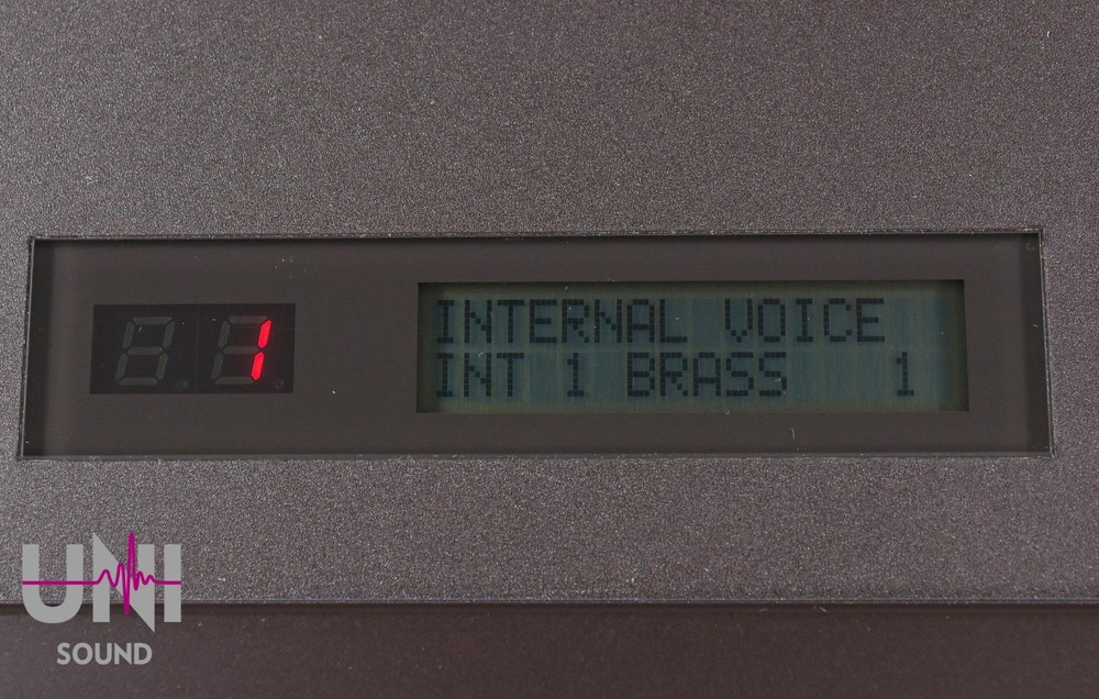 YAMAHA DX7 Digital Programmable Algorithm Synthesizer in Very Good Condition