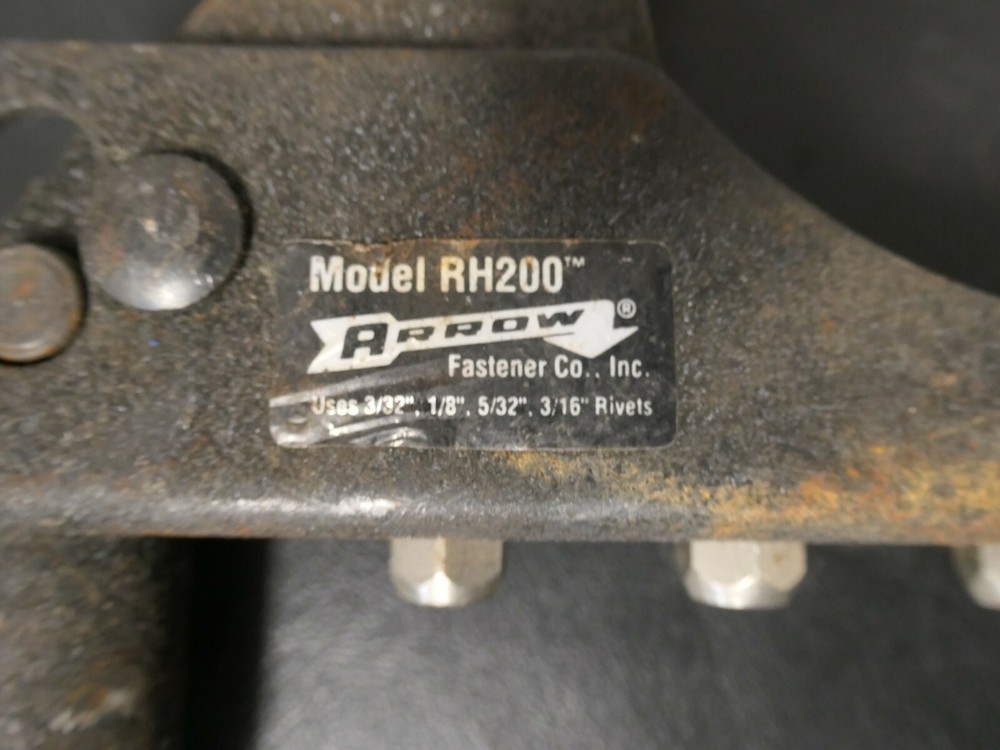 Arrow RH200 Rivet Tool