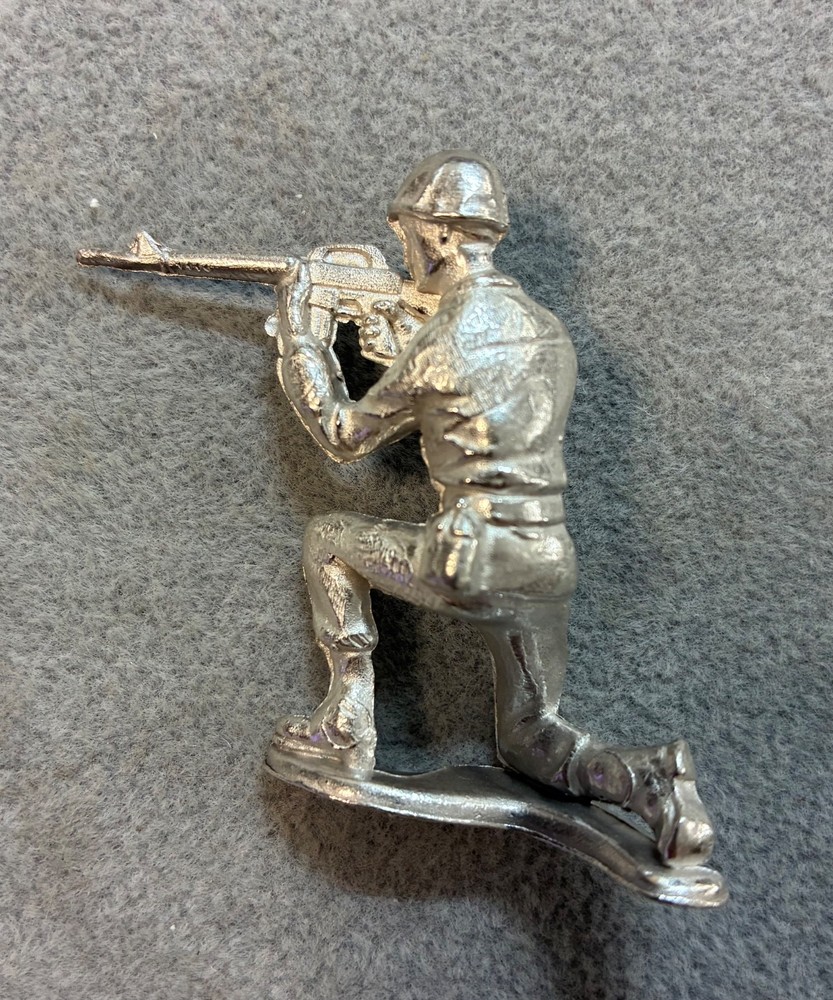 1.2+ oz Silver Army Man (Kneeling Rifeman)