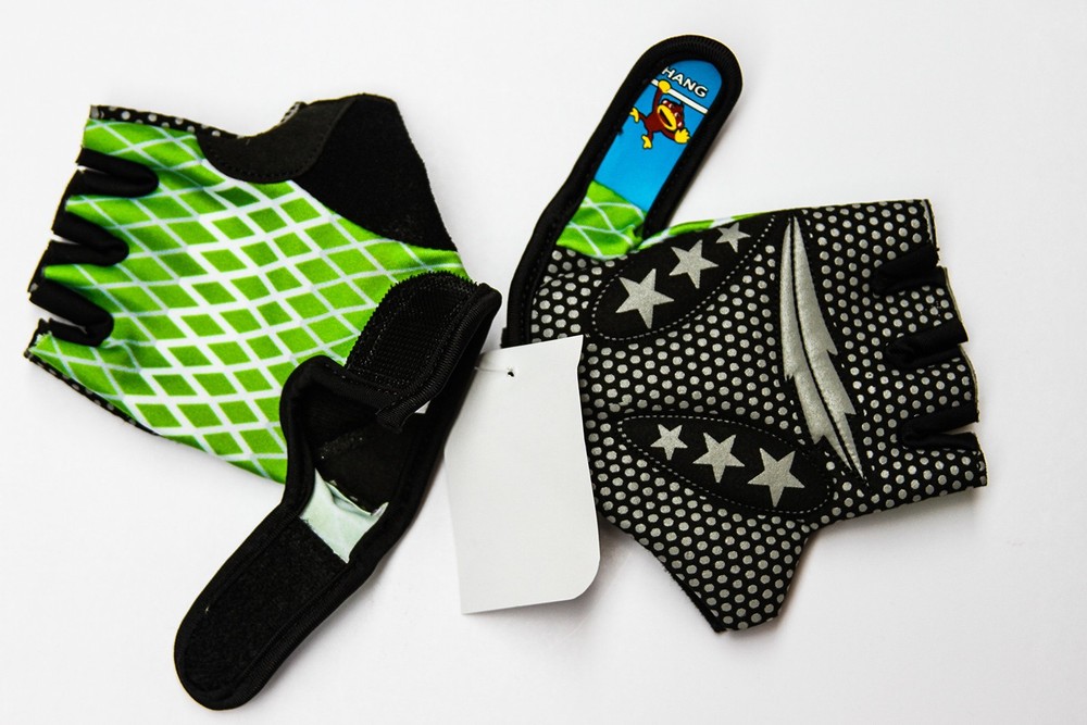 Monkey Bars Gloves (5 and 6 Years Old ) with Grip Control