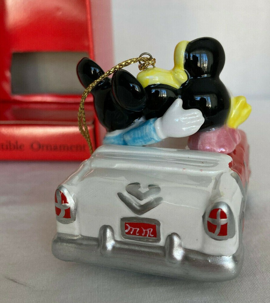 Disney Mickey and Minnie in Chevy