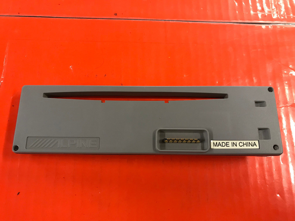 Alpine CDE-9843 Detachable Faceplate