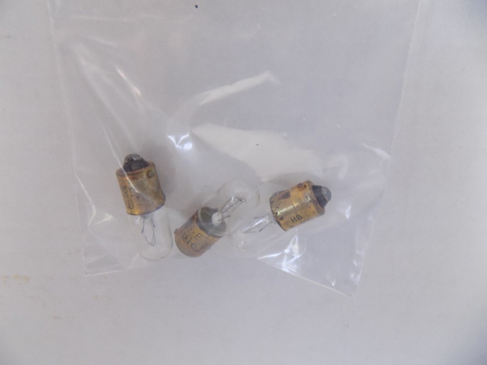 # 1816 MINI BULBS 3 PK. UNBRANDED NEW
