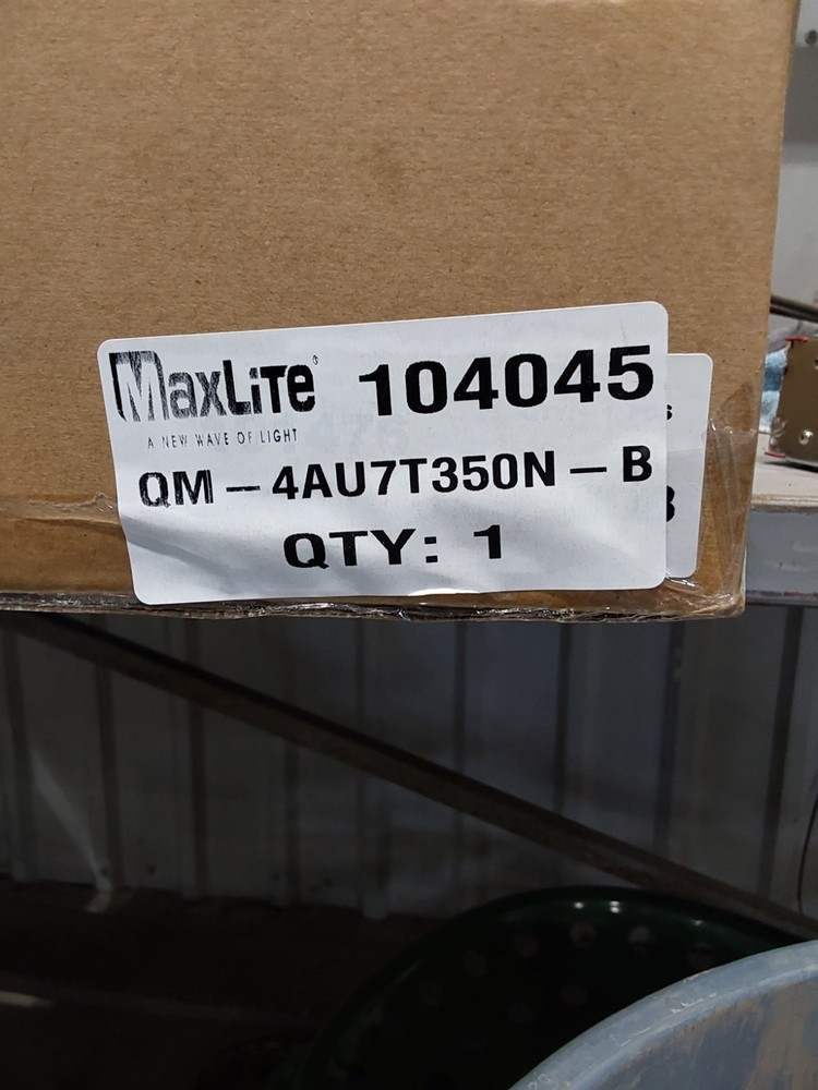 Max Lite Outdoor Barn Yard Light LED