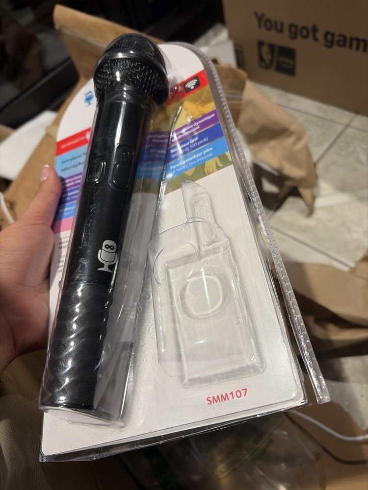 Unidirectional Dynamic Microphone for Karaoke & Public Speaking - 10ft Cord