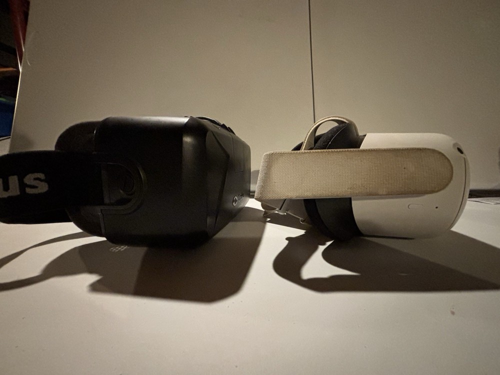 Meta Oculus Quest 2 128GB VR + Oculus Development Kit 2 w/ Pre-Downloaded Games