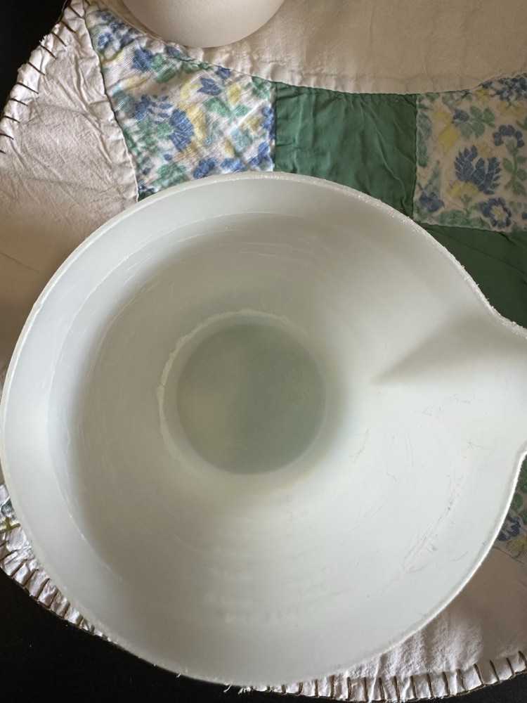 Vintage Plastic Action Industries 2 Cup Measuring Cup