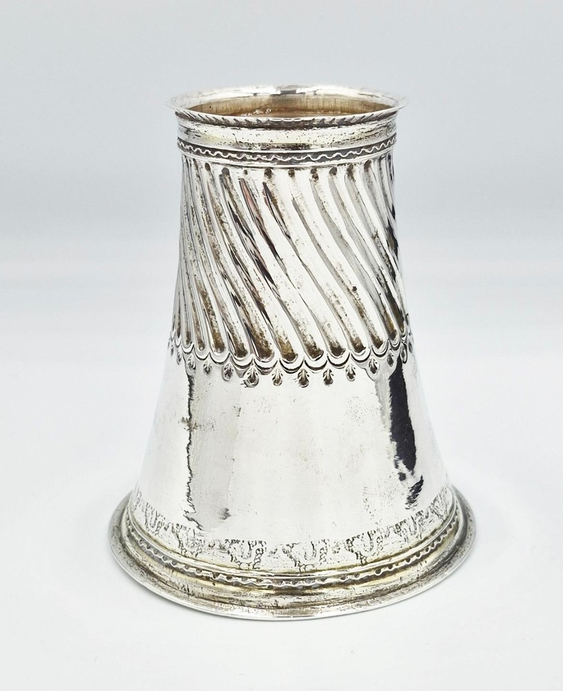 FINE 18TH CENTURY SWEDISH SOLID SILVER BEAKER CUP - CLM