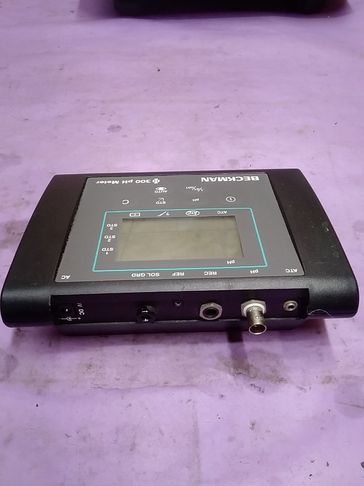 BECKMAN MODEL 300 PH METER 143803