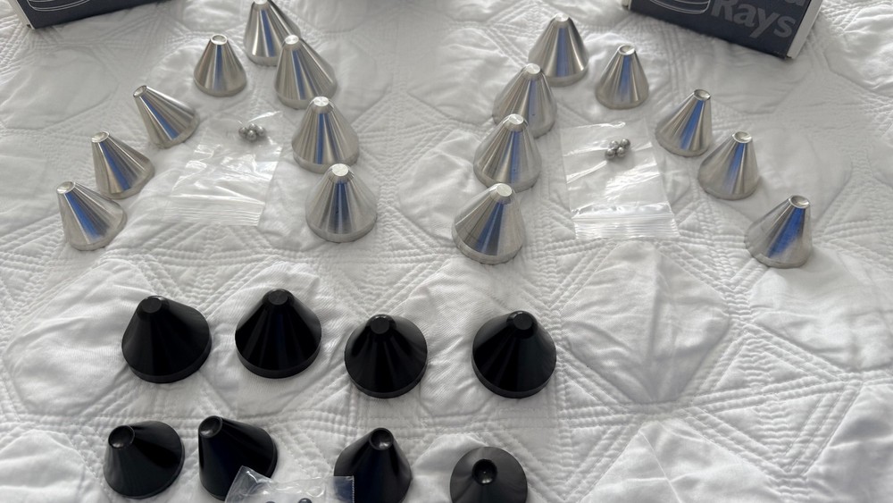 Cold Ray Ceramic Black & Ceramic Silver 4 per box Vibration Control Cones