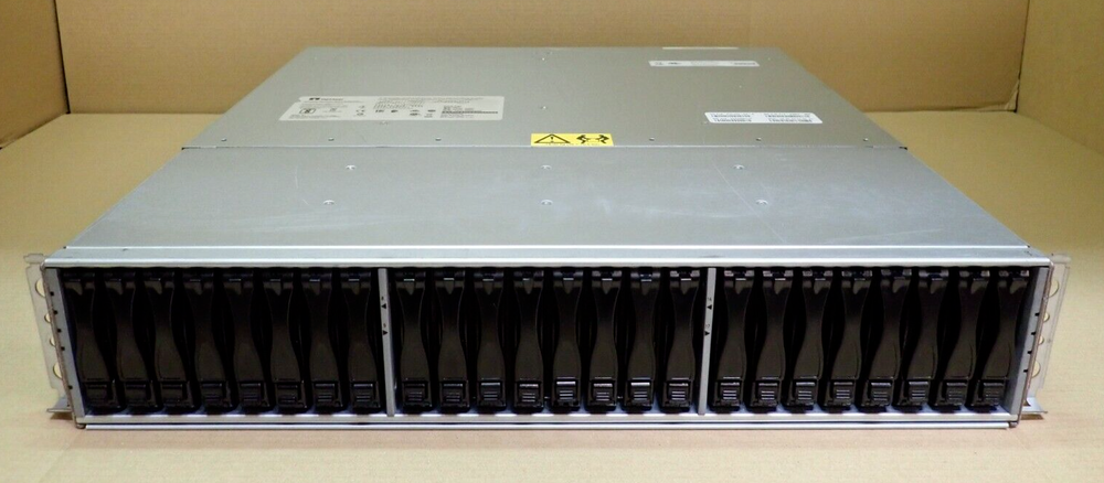 NetApp DE5600 24-Bay Storage Array +13x 800GB +2x 3.2TB SSD 2x Controller 2x PSU