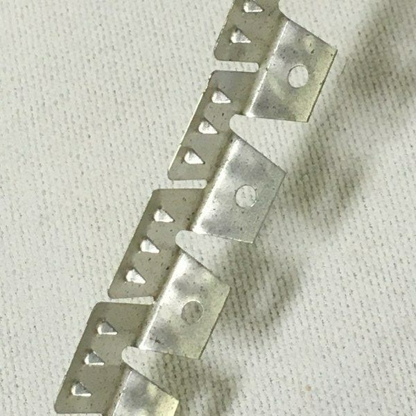 100 Feet Medium Metal Tack Strip Curve Ease Ply Grip Upholstery Supplies (US167)