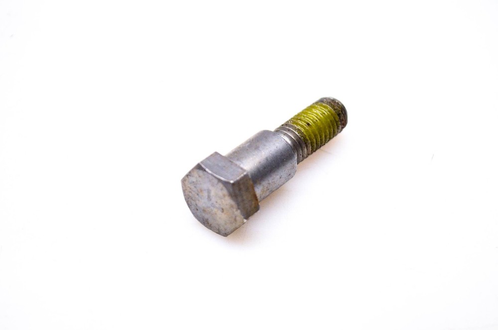 OMC 318205 Shoulder Screw NOS