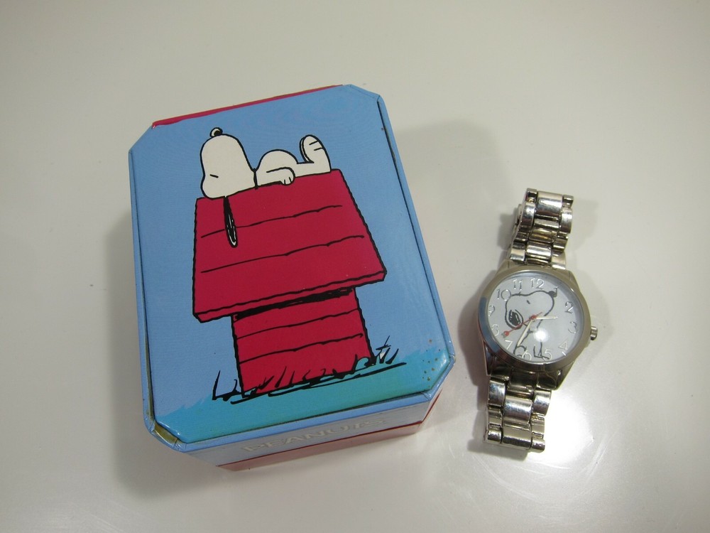 Peanuts Snoopy Watches SILVER STAINLESS STEEL Needs Batteries