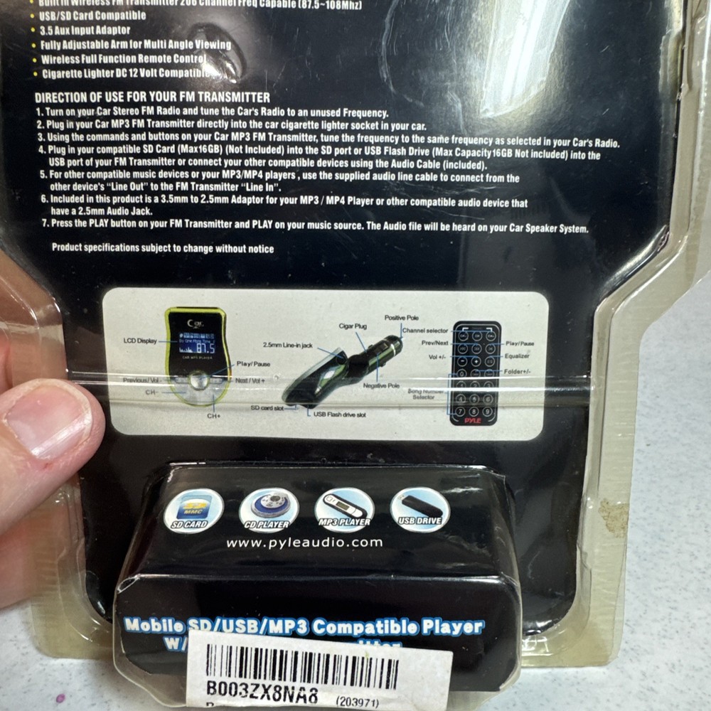 Pyle - PMP3G2- FM Transmitter Mobile SD/USB/MP3 Player - Green