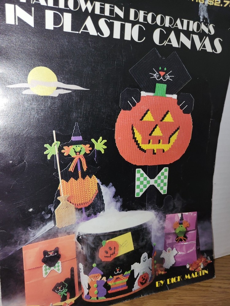 Leisure Arts Plastic Canvas Pattern Book Halloween Decorations Dick Martin