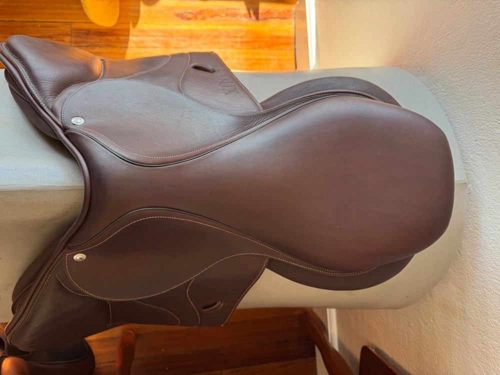 18" Devoucoux Biarritz S Saddle - 2017 - 2A - Full Buffalo - MINT!