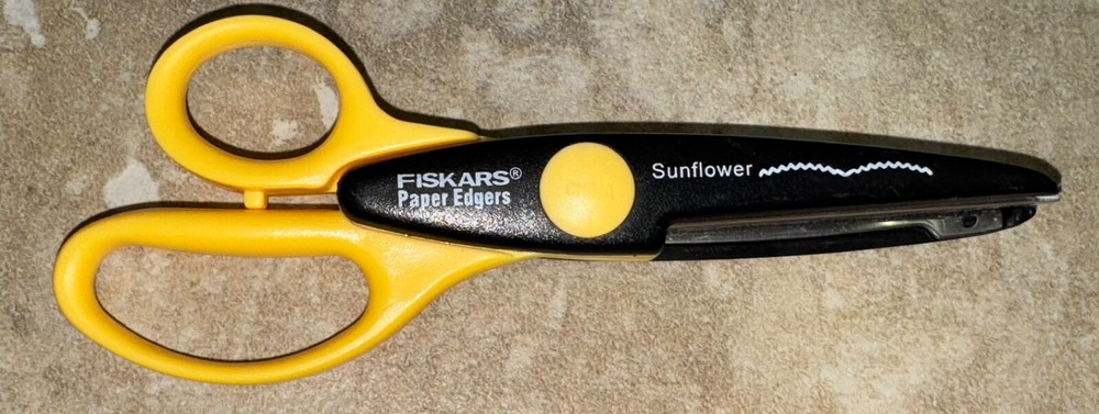 Fiskars Paper Edgers Craft Scrapbooking Scissors "Sunflower" Pattern