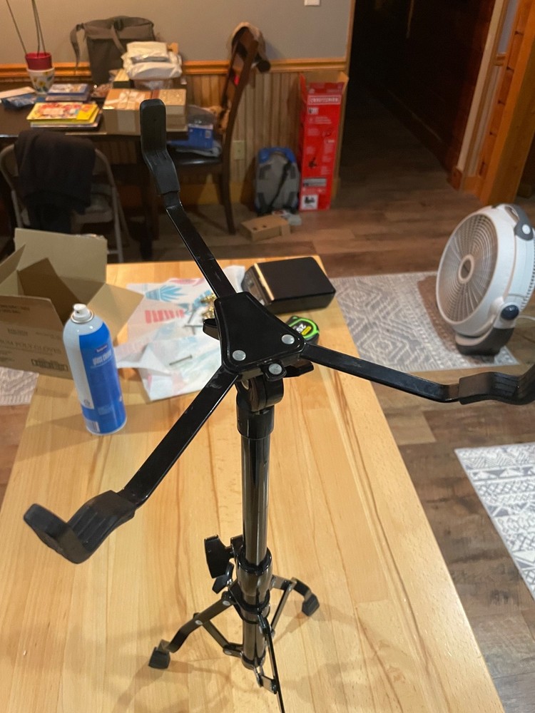 Light Weight Snare Stand Basic Stand folds down easy