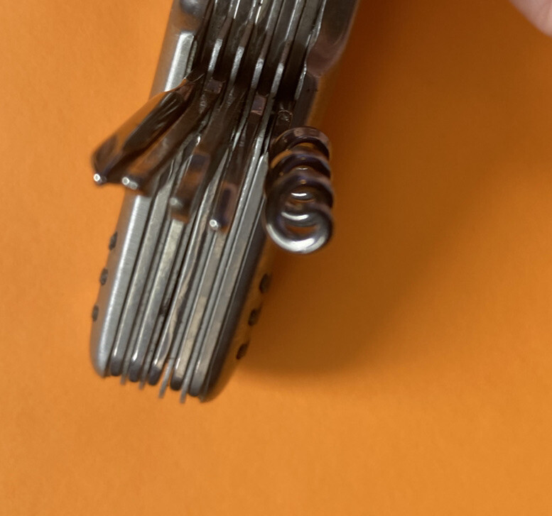 *PRE-OWNED-UNBRANDED-STAINLESS 10 FUNCTION MULTI-TOOL KEY CHAIN-FREE SHIPPING*