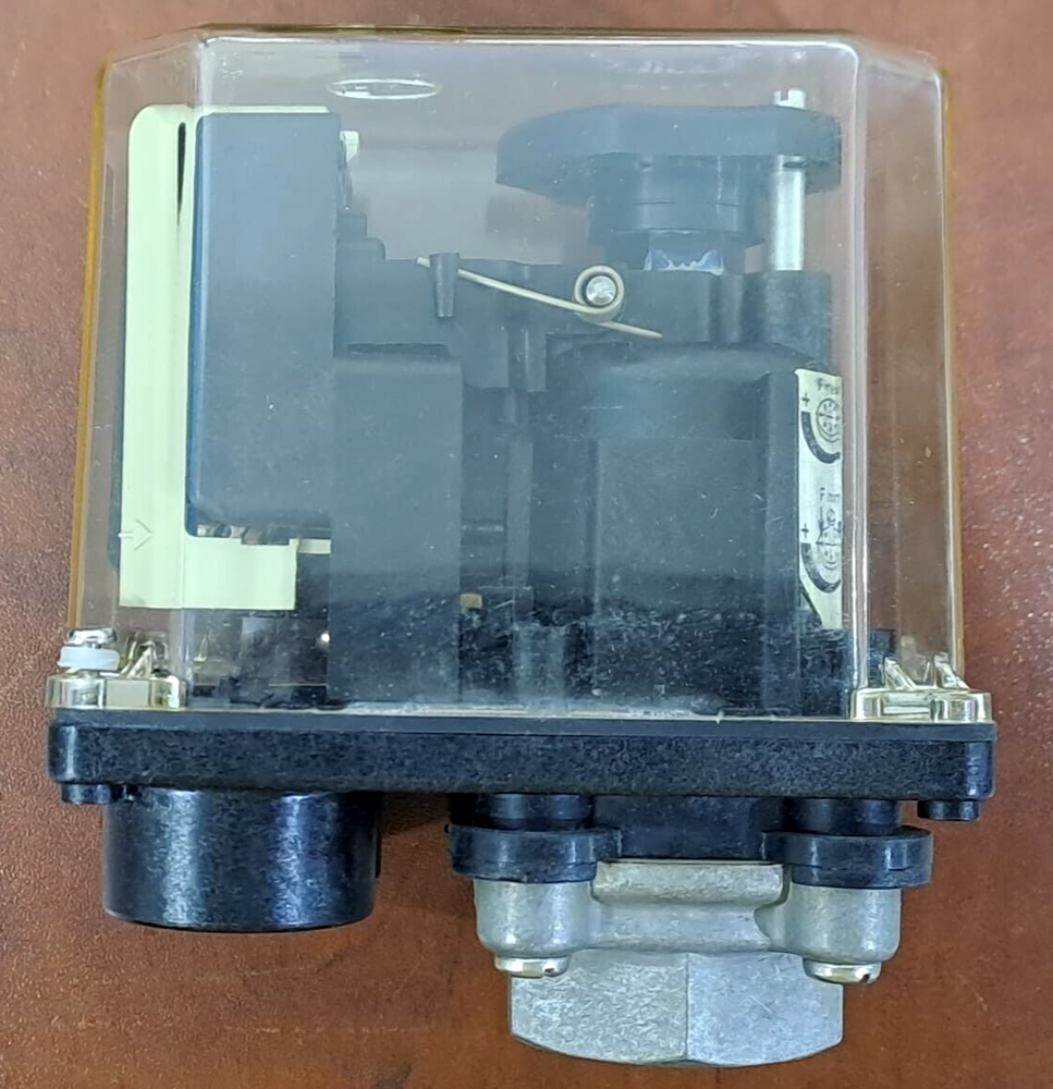KLOCKNER MOELLER MCSN 4 PRESSURE SWITCH