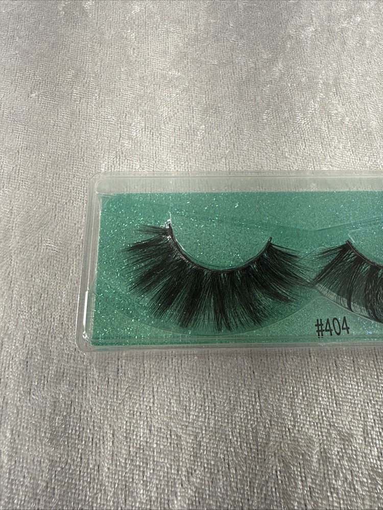 false eyelashes #404