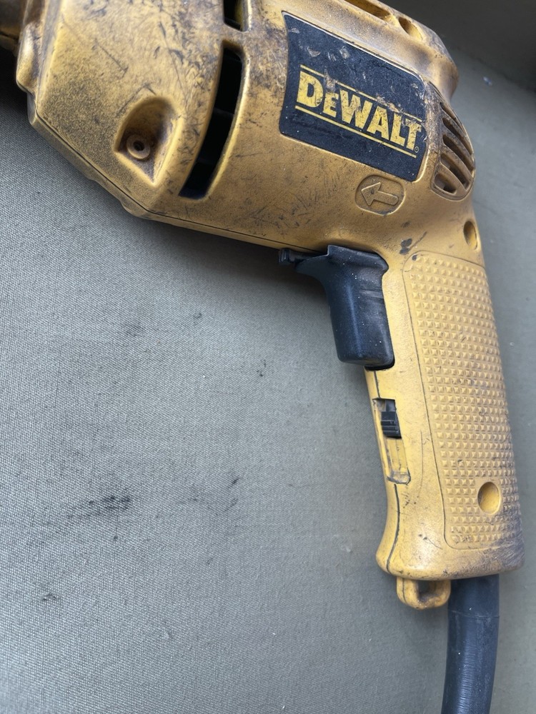 DEWALT DW106 VSR Corded 3/8" Keyless Chuck Variable Speed Reversible Drill