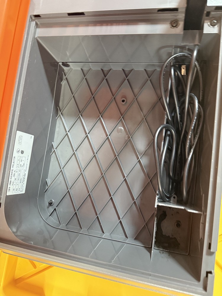 3M 2000 AG Overhead Projector Briefcase Portable Transparency TESTED