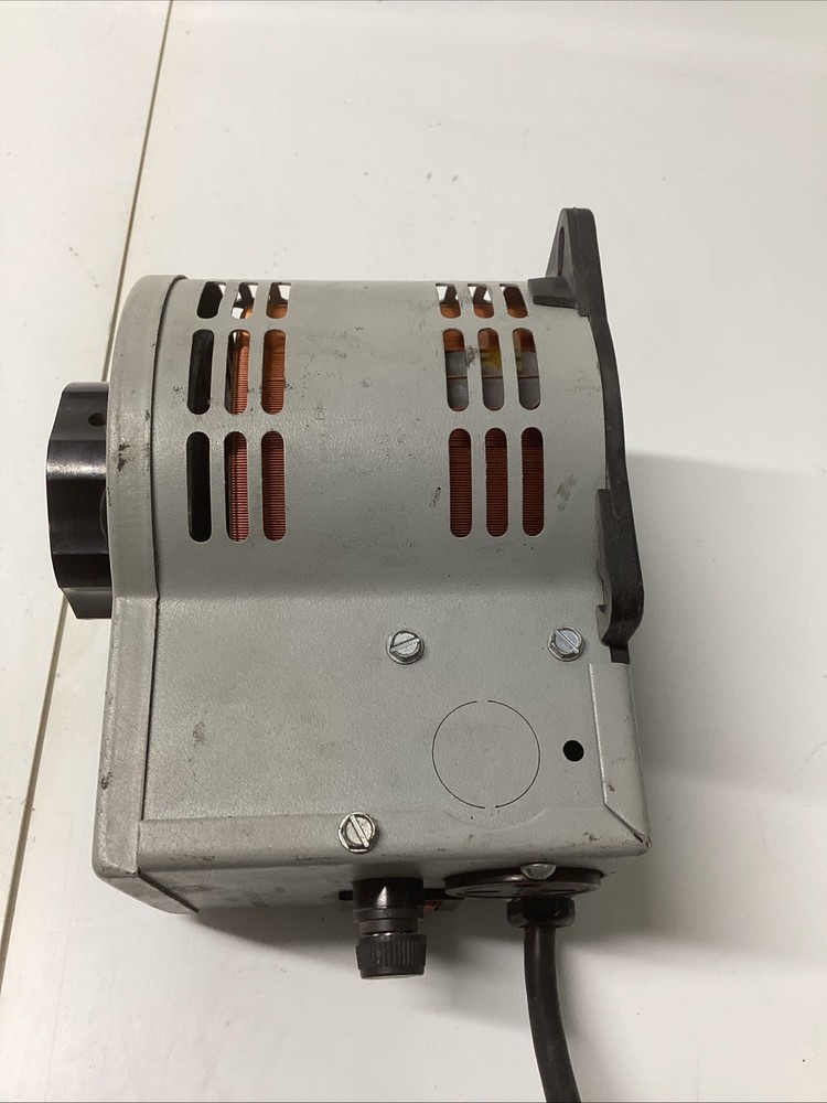 STACO 3PN1020B Variable Autotransformer With Fuse T-543