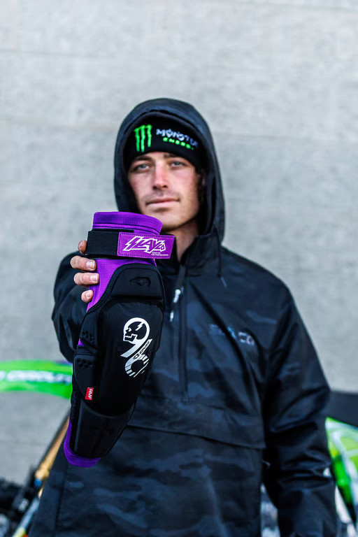 EVS SLAYCO96 Knee Guard L/XL LG-XL SLAY96K-L/X 663-2401 evsSLAY96K-L/X