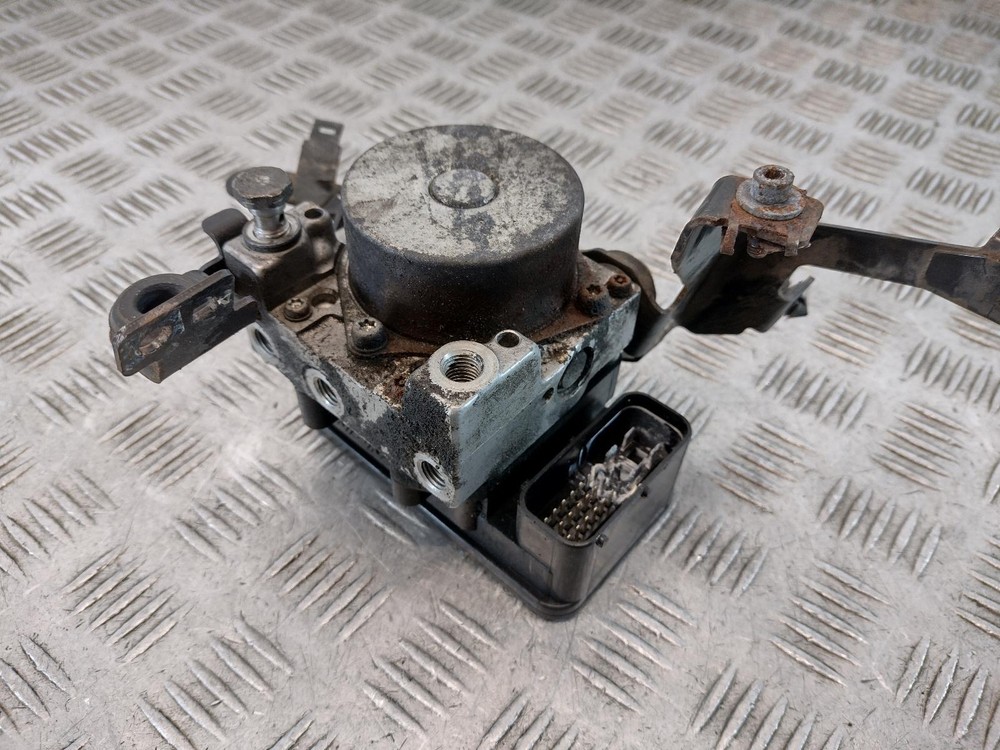 2015 TRIUMPH TROPHY SE ABS Pump