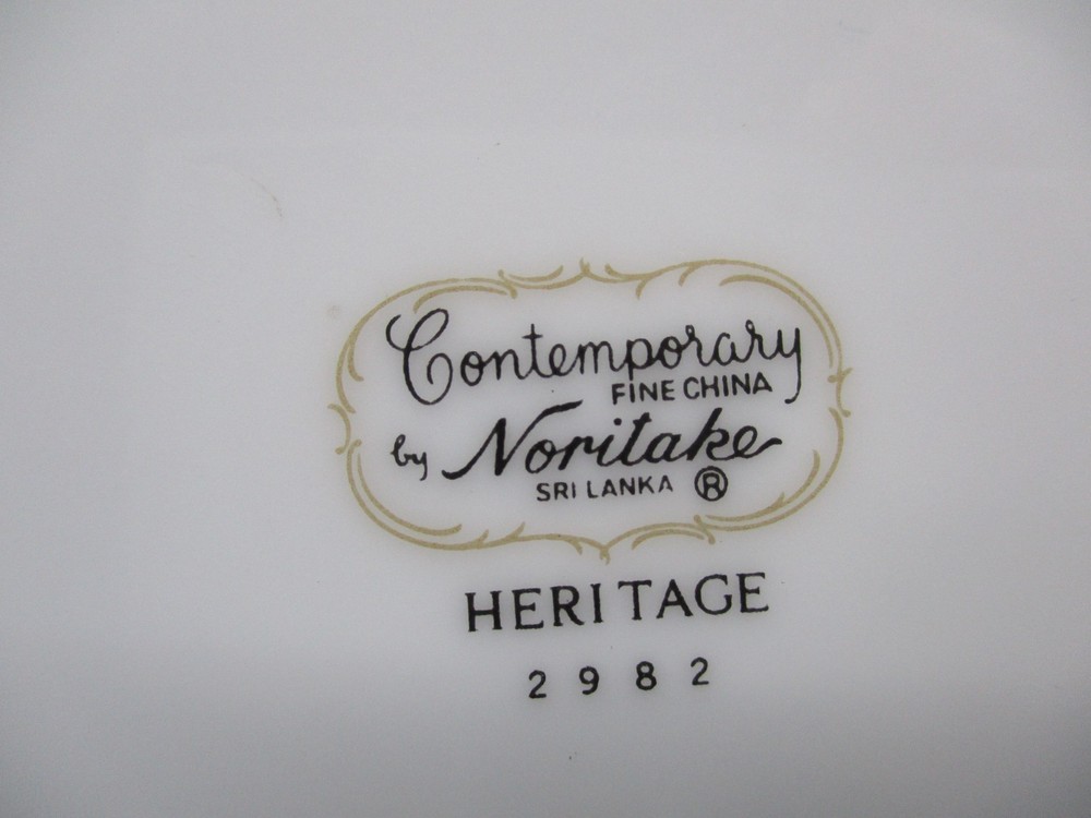 NORITAKE HERITAGE - 1 DINNER PLATE & 1 SALAD PLATE - 0302D