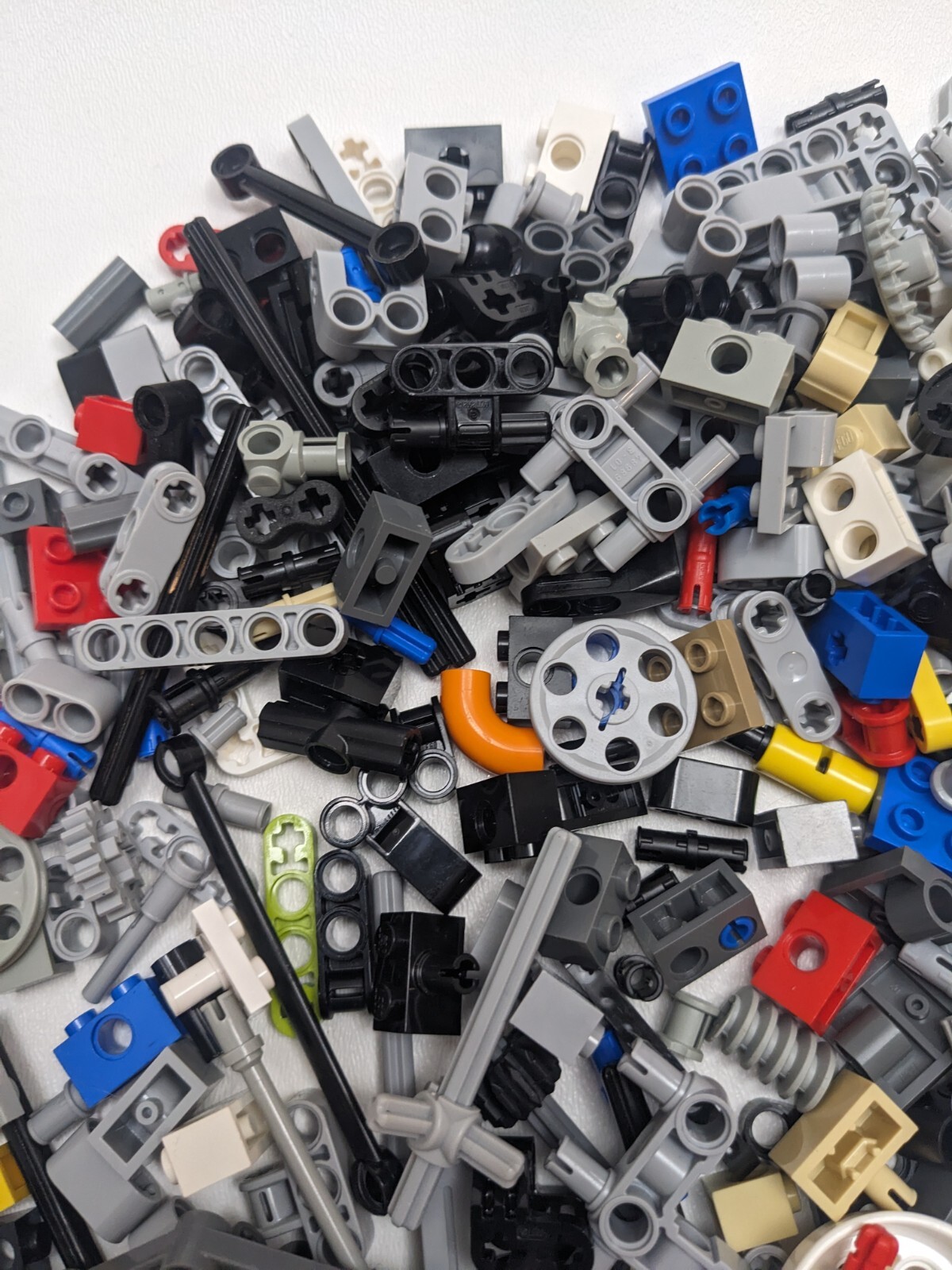 300-Piece LEGO Technic Mix – Pins, Axles, Connectors, Gears for Building & GBC