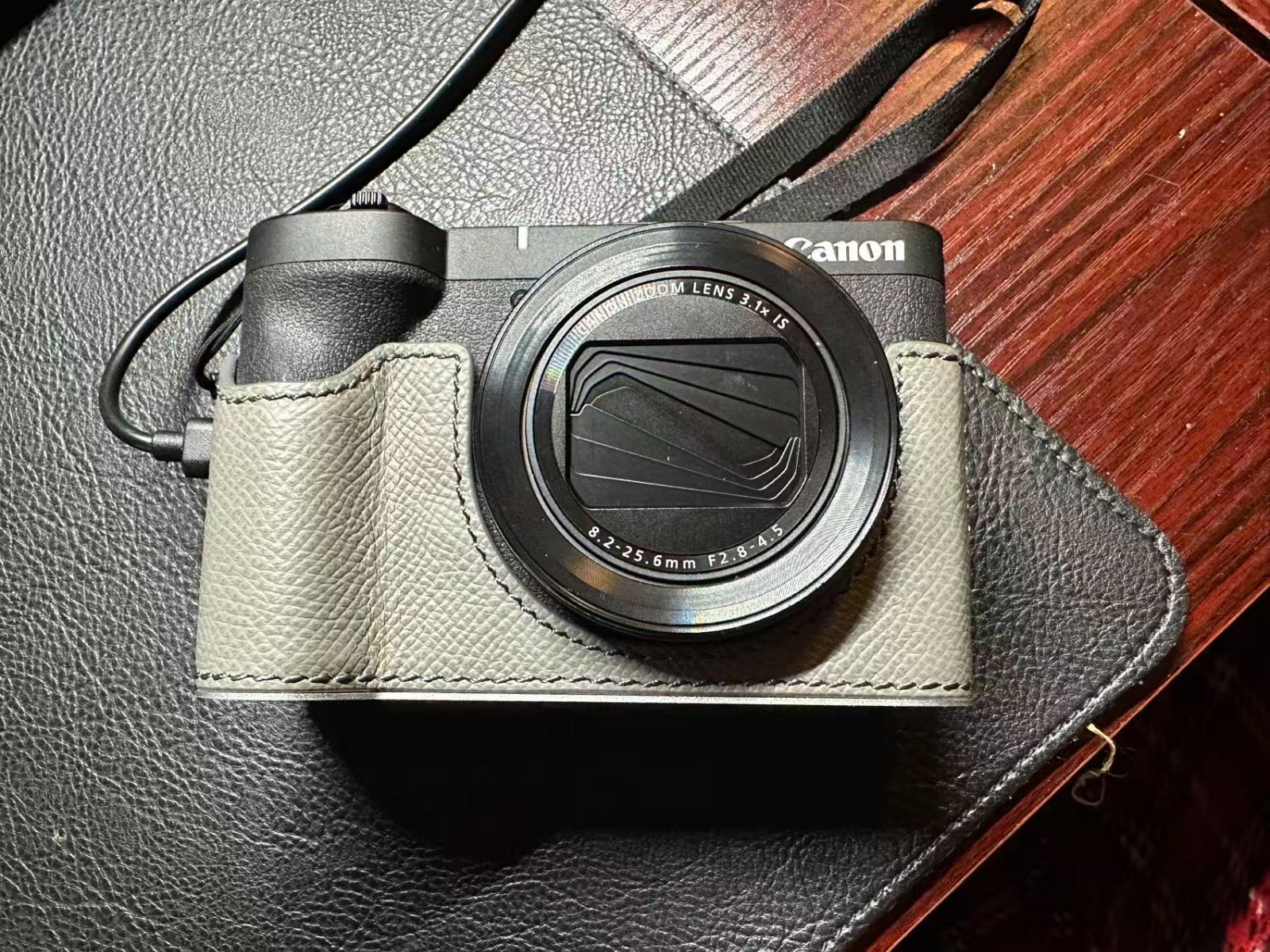 Canon PowerShot V1 Leather Half Case + 3x LP-E17 Batteries Kastar Charger